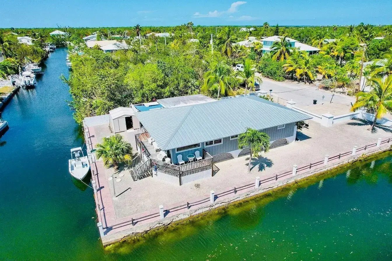 3 bedroom 2 bath Residential for sale at 1540 Lantana Lane, FL 33043