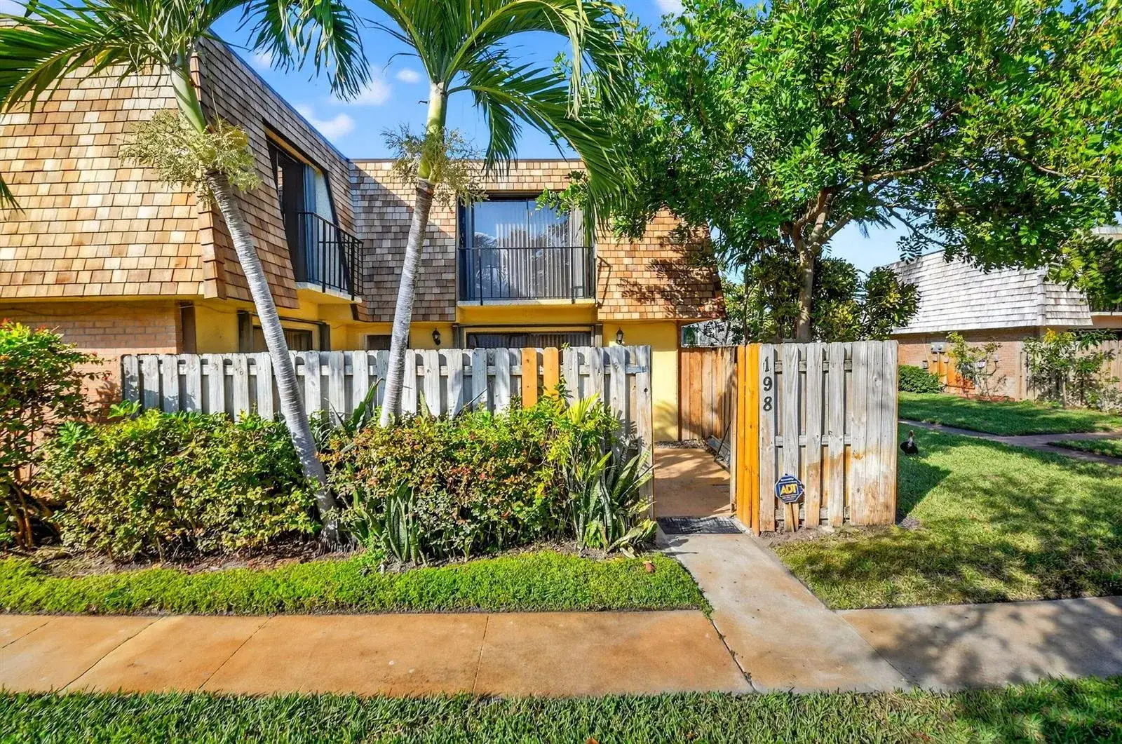 2 bedroom 2 bath Residential for sale at 198 Lake Arbor Drive, Palm Springs FL 33461