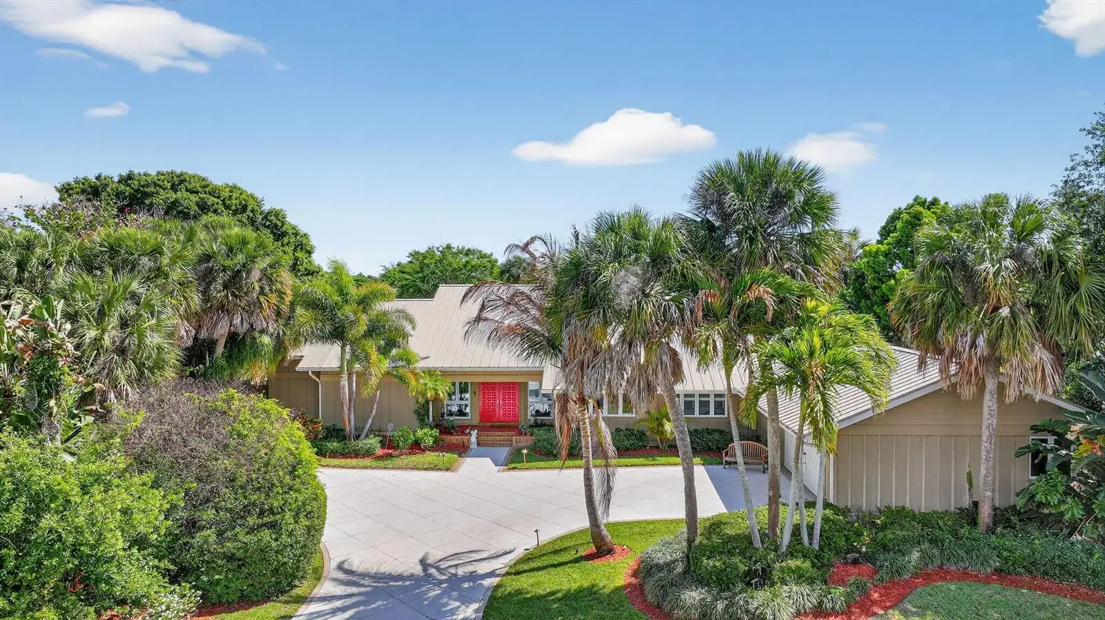 3 bedroom 2 bath Residential for sale at 6151 SE Winged Foot Drive, Stuart FL 34997