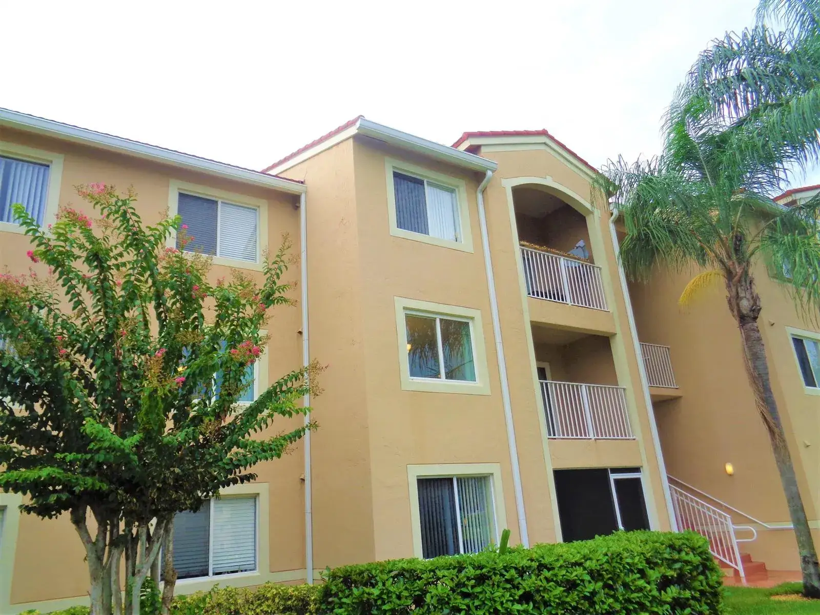 1 bedroom 1 bath Residential for sale at 1650 N 42nd Circle # 206, Vero Beach FL 32967