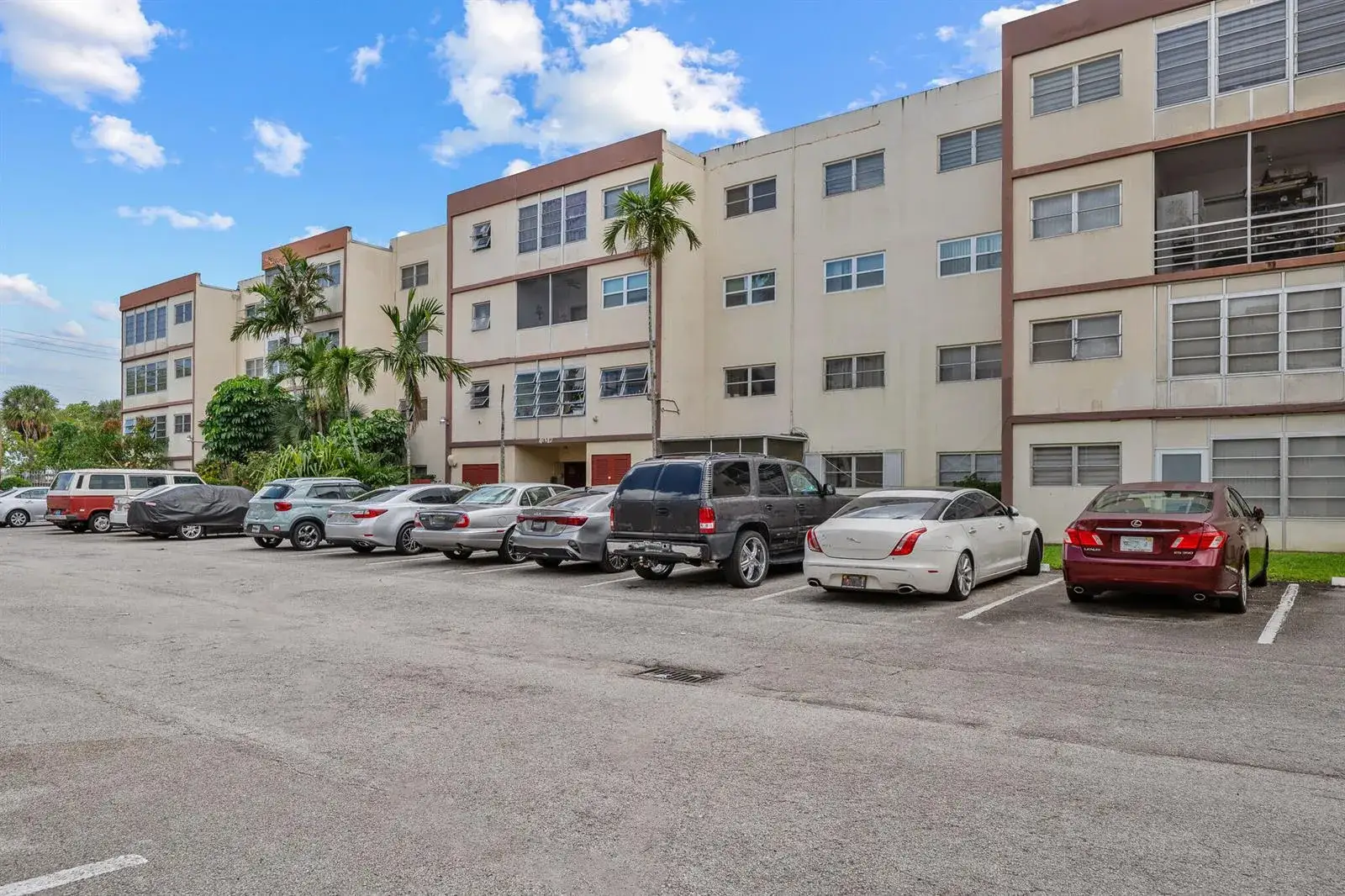 2 bedroom 2 bath Residential for sale at 4047 NW 16th Street # 206, Lauderhill FL 33313
