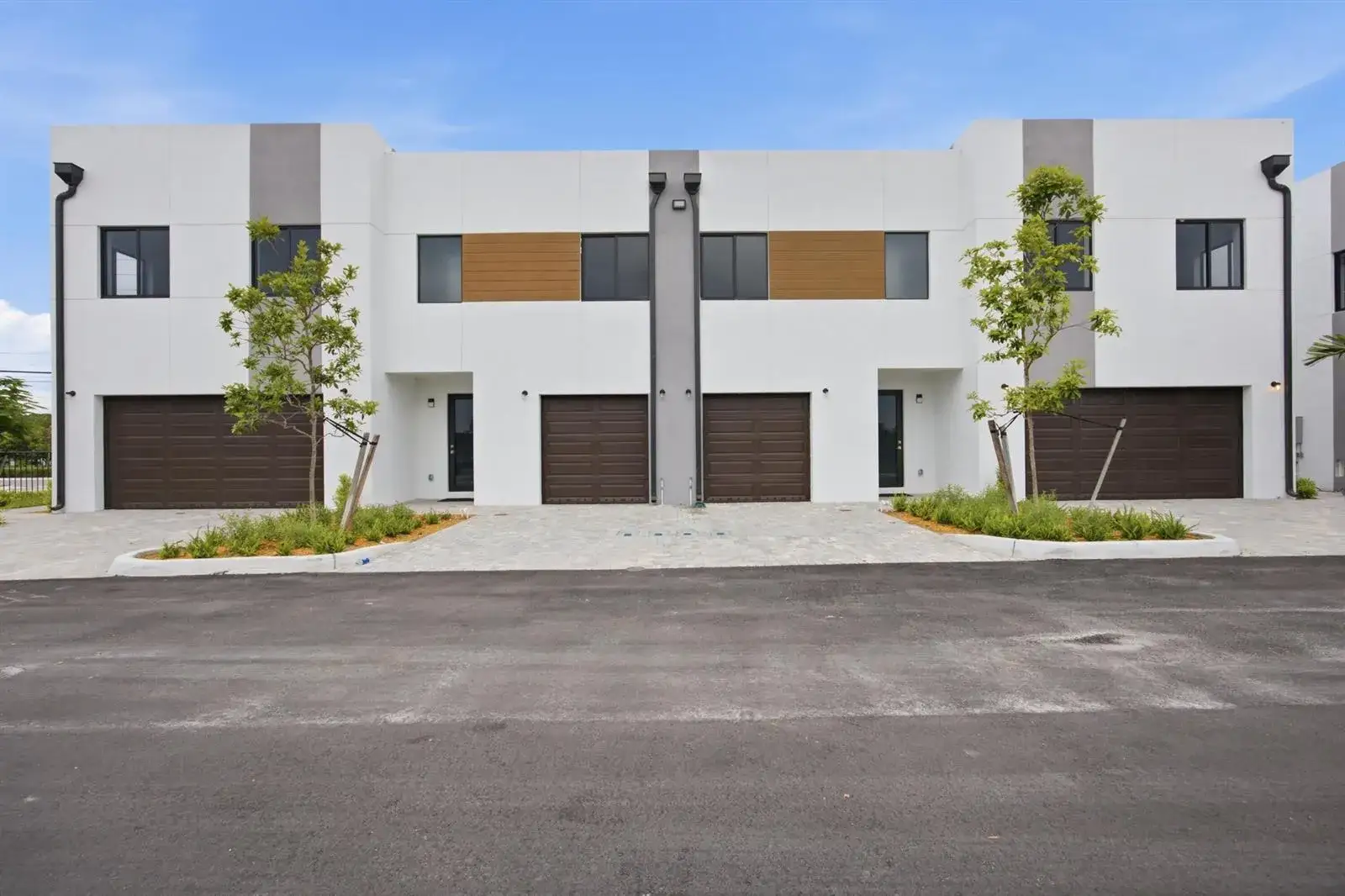 2 bedroom 2 bath Residential for sale at 1544 NW 1st Avenue, Pompano Beach FL 33060