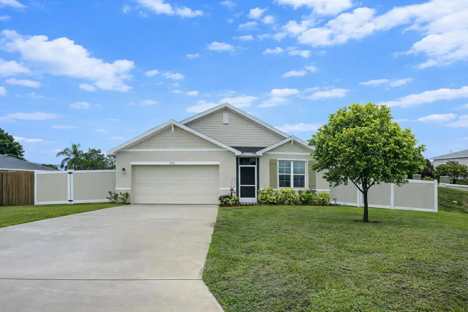 4 bedroom 2 bath Residential for sale at 1040 SW Canary Terrace, Port St. Lucie FL 34953