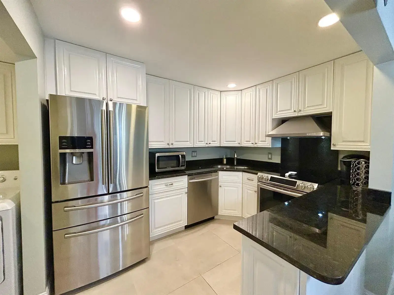 2 bedroom 1 bath Residential for sale at 140 Lake Pine Circle # 1, FL 33463