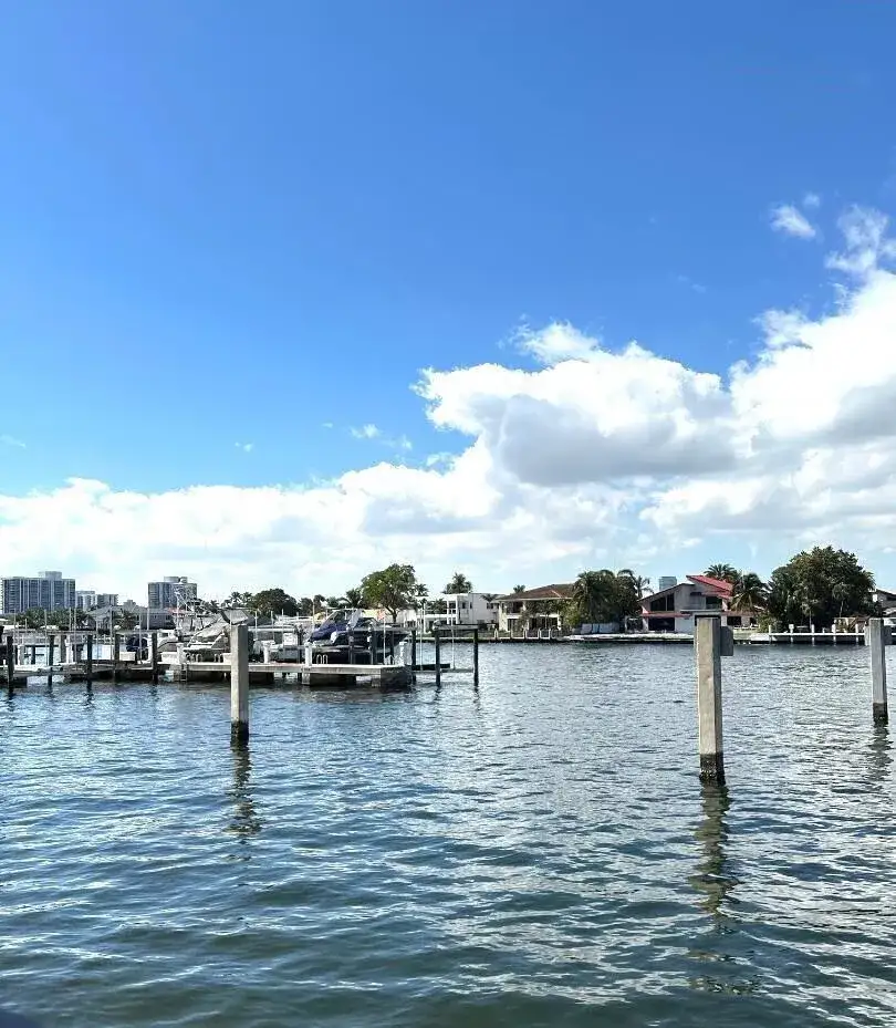 2 bedroom 2 bath Residential for sale at 1945 S Ocean Drive # 609, Hallandale Beach FL 33009
