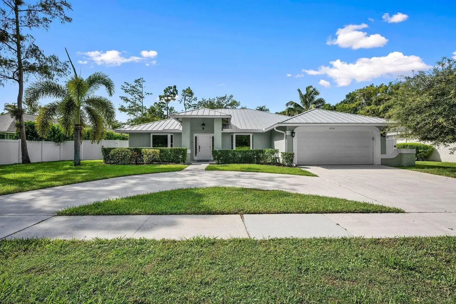 3 bedroom 2 bath Residential Lease for rent at 13724 Lilac Place, Wellington FL 33414