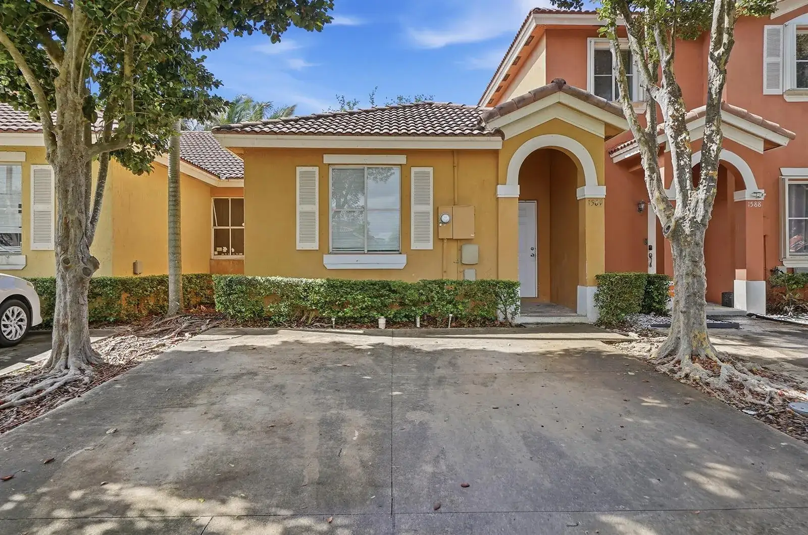 3 bedroom 2 bath Residential for sale at 1584 SW 2nd Street, Homestead FL 33030