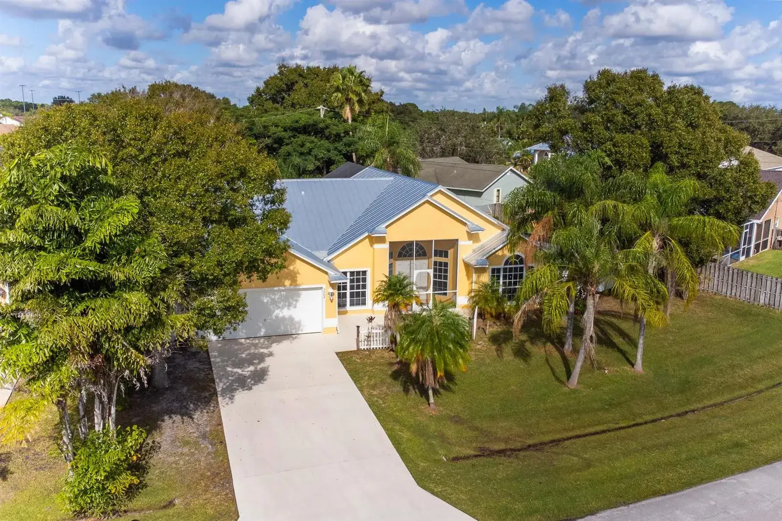 3 bedroom 2 bath Residential for sale at 3502 SE Hyde Circle, Port St. Lucie FL 34984