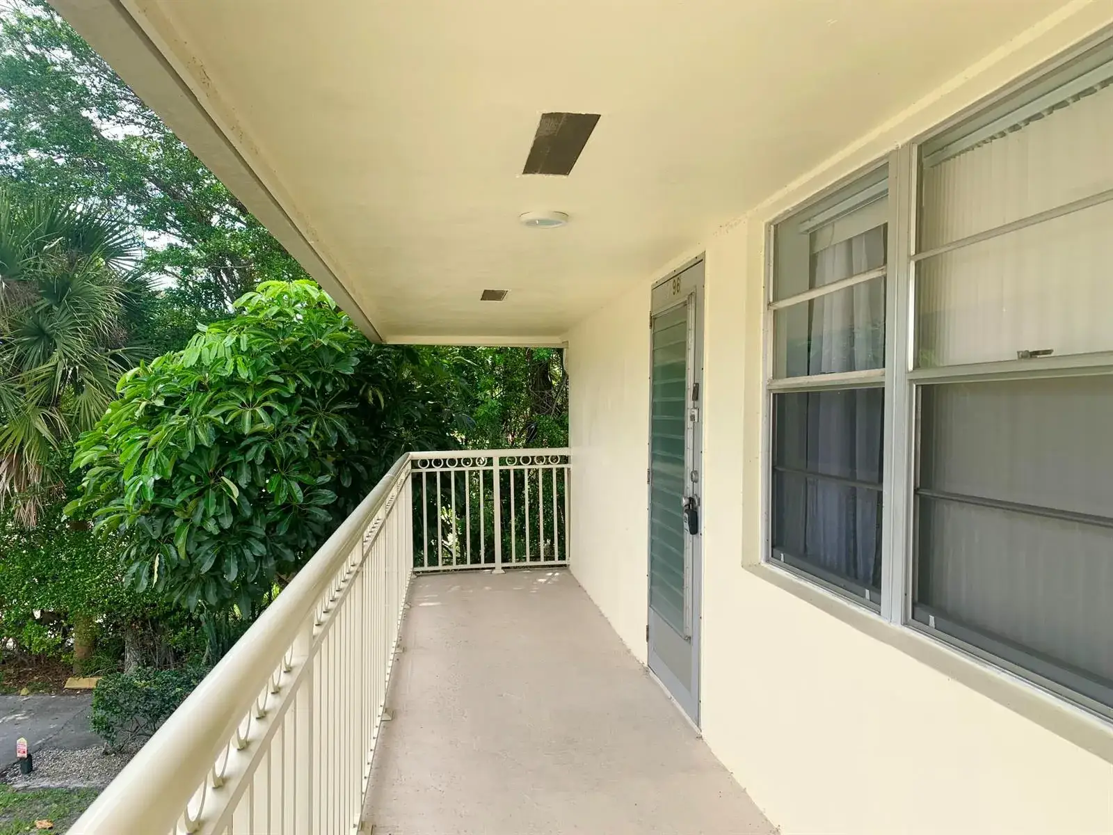 2 bedroom 2 bath Residential for sale at 96 Hastings F, West Palm Beach FL 33417