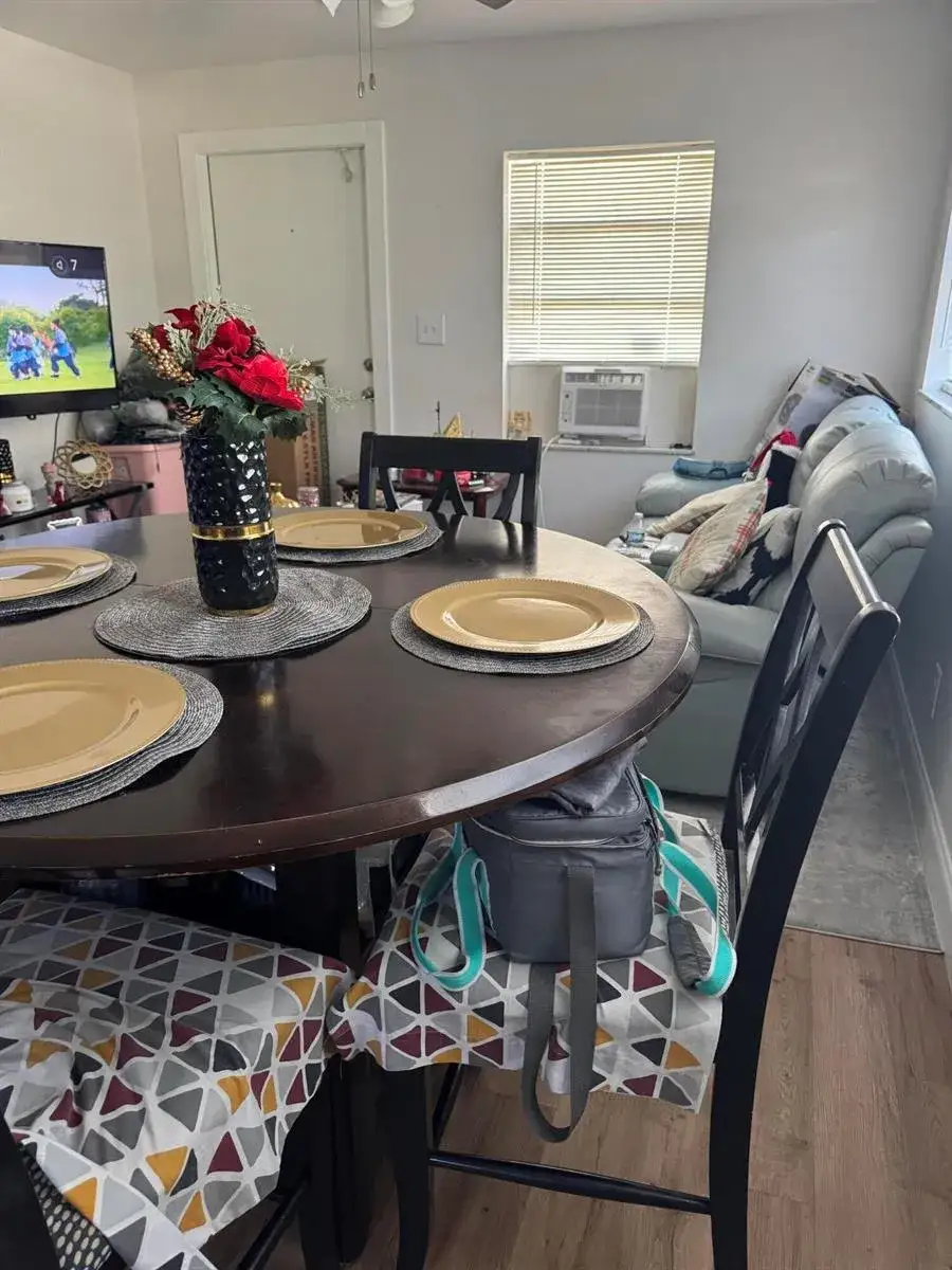 2 bedroom 1 bath Residential Lease for rent at 434 N 17th Street N, Fort Pierce FL 34950