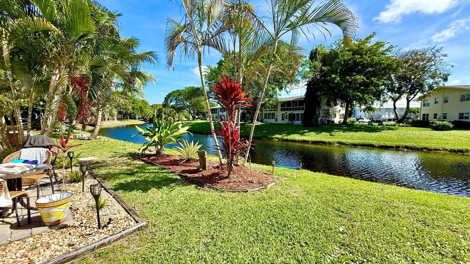 1 bedroom 1 bath Residential for sale at 79 Lyndhurst D, Deerfield Beach FL 33442