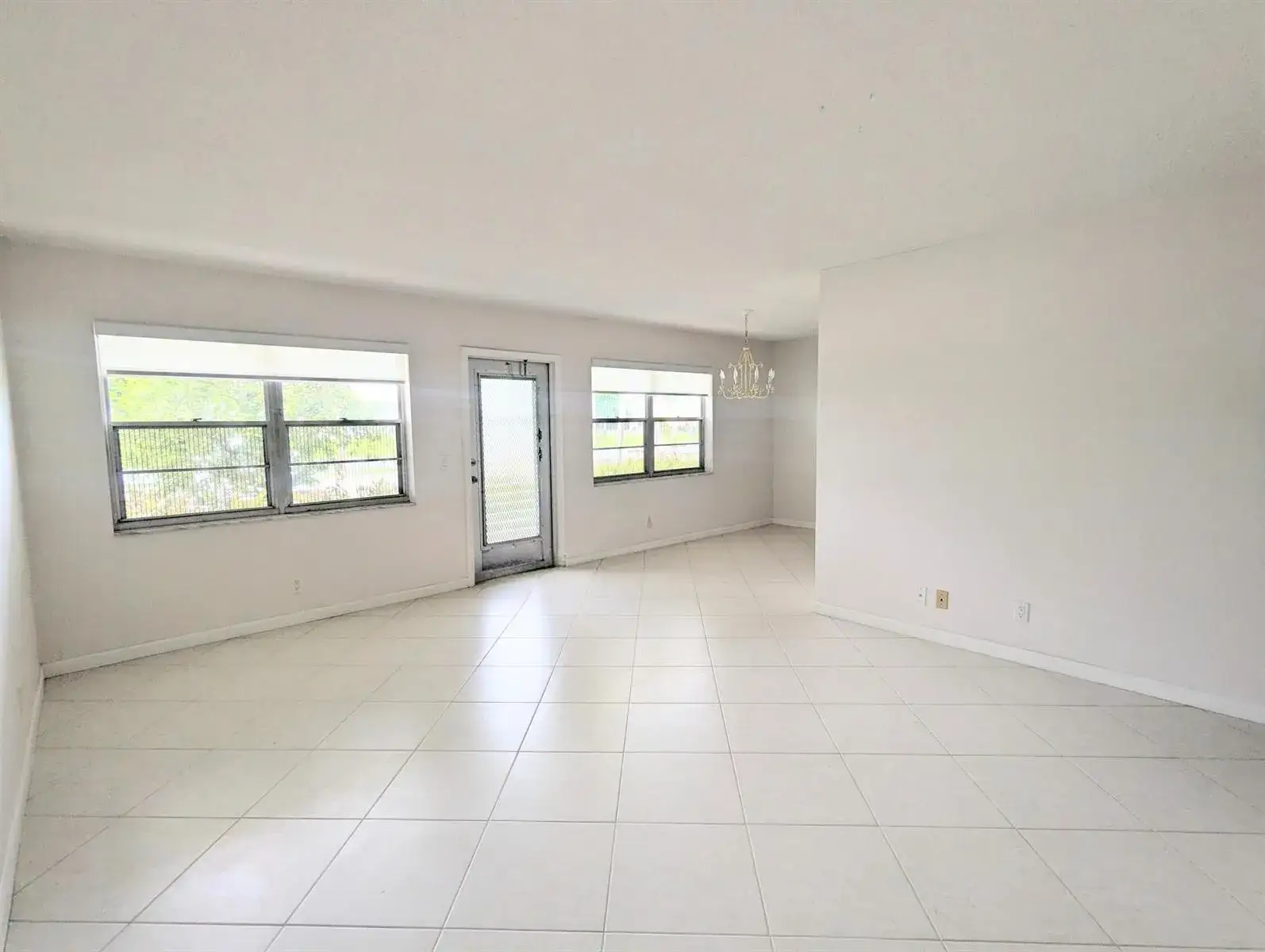 2 bedroom 2 bath Residential Lease for rent at 222 Somerset L, West Palm Beach FL 33417
