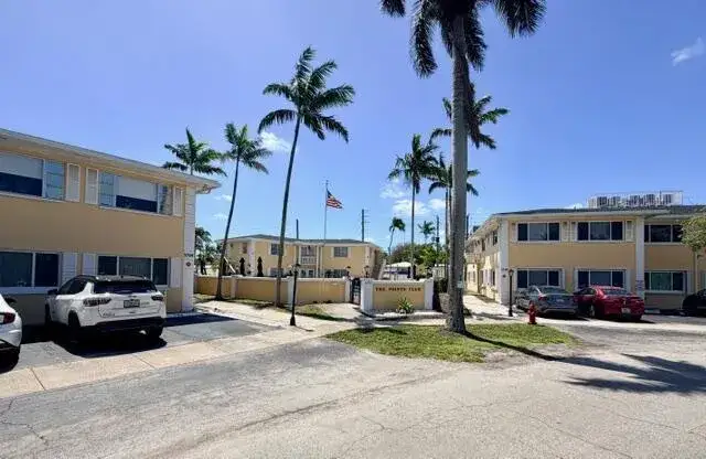 2 bedroom 1 bath Residential for sale at 5820 NE 22nd Way # 629, Fort Lauderdale FL 33308
