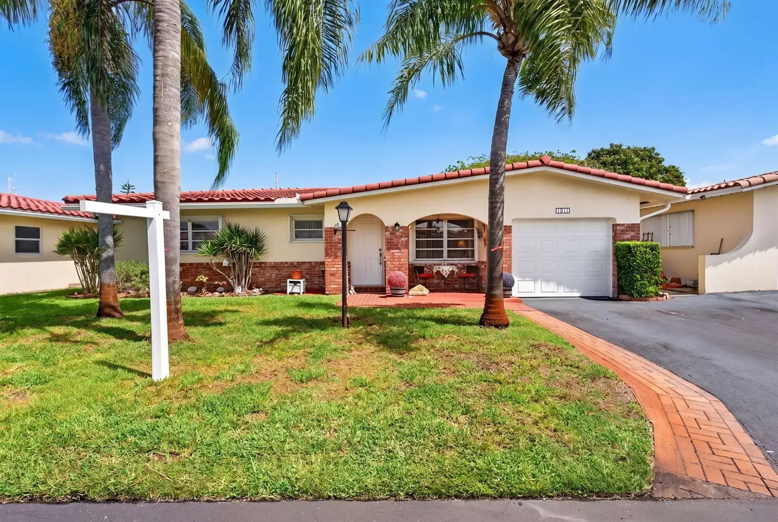 2 bedroom 2 bath Residential for sale at 1211 NW 44th Street, Deerfield Beach FL 33064