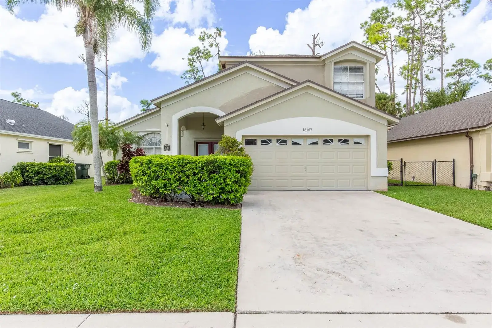 3 bedroom 2 bath Residential for sale at 15157 Oak Chase Court, Wellington FL 33414