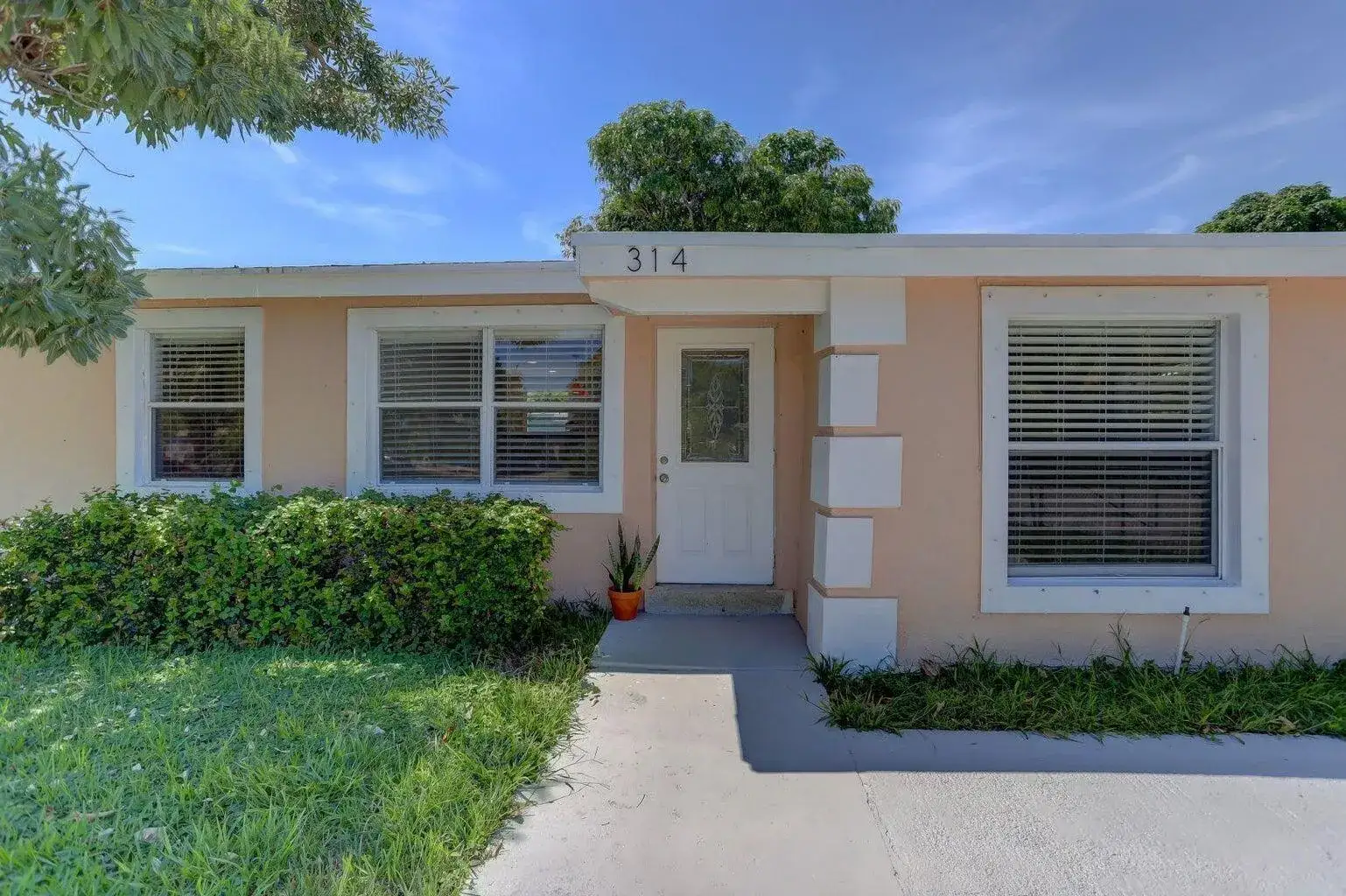4 bedroom 2 bath Residential for sale at 314 NW 12th Avenue, Delray Beach FL 33444