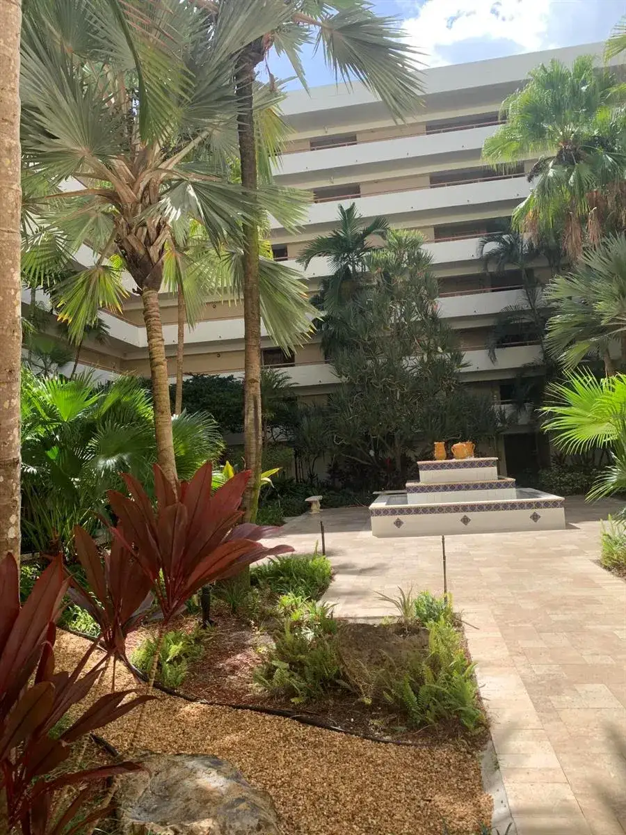 3 bedroom 2 bath Residential for sale at 23200 Camino Del Mar # 204, Boca Raton FL 33433