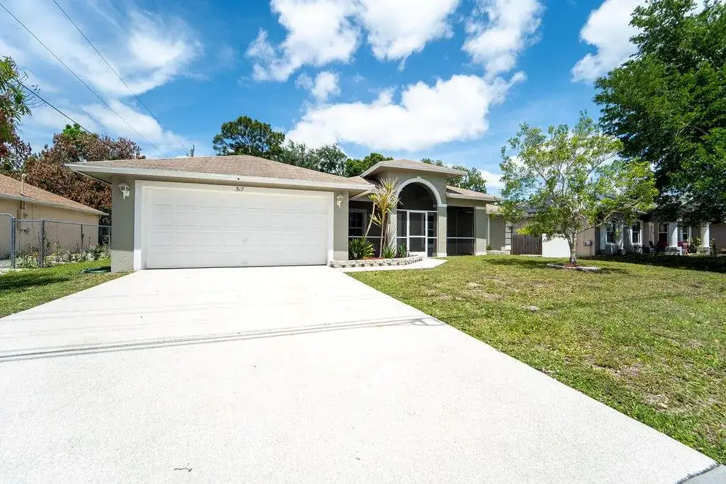 3 bedroom 2 bath Residential for sale at 517 SW Paar Drive, Port St. Lucie FL 34953