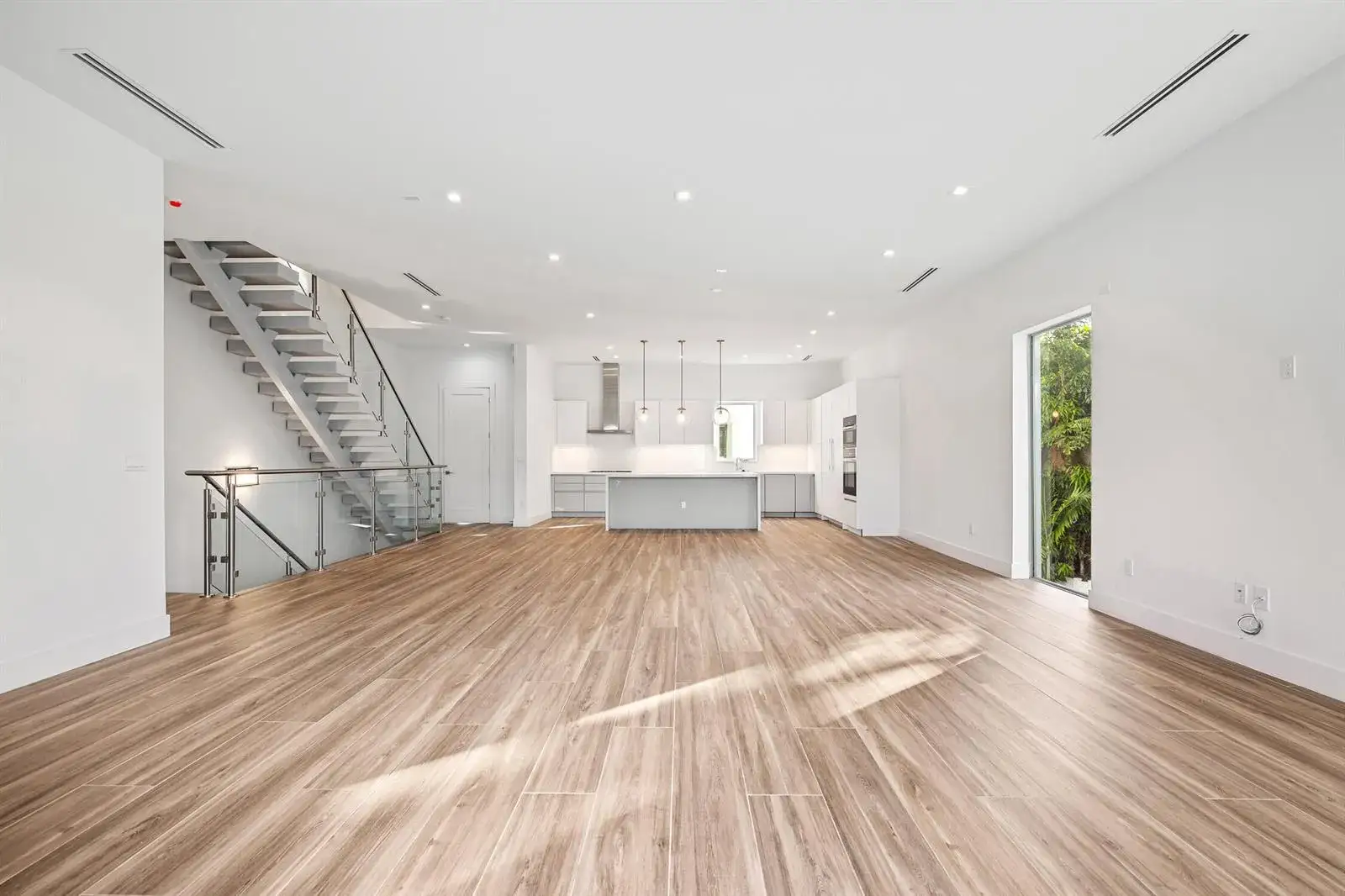 3 bedroom 3 bath Residential for sale at 11 SE 11th Avenue, Fort Lauderdale FL 33301