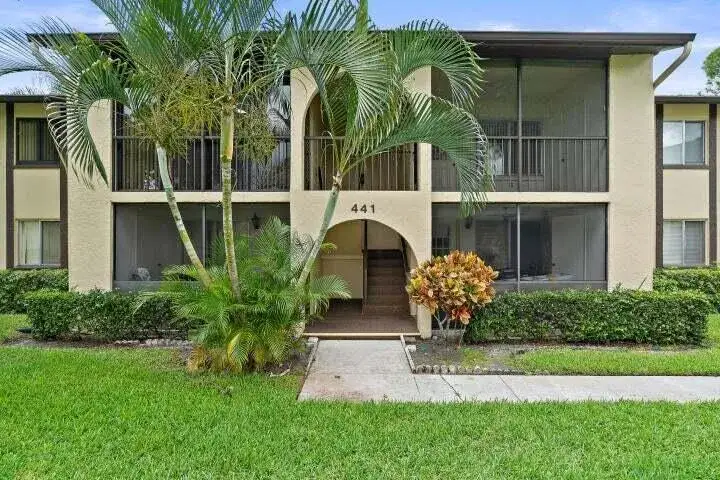 2 bedroom 1 bath Residential Lease for rent at 441 Pine Glen Lane # 2, FL 33463