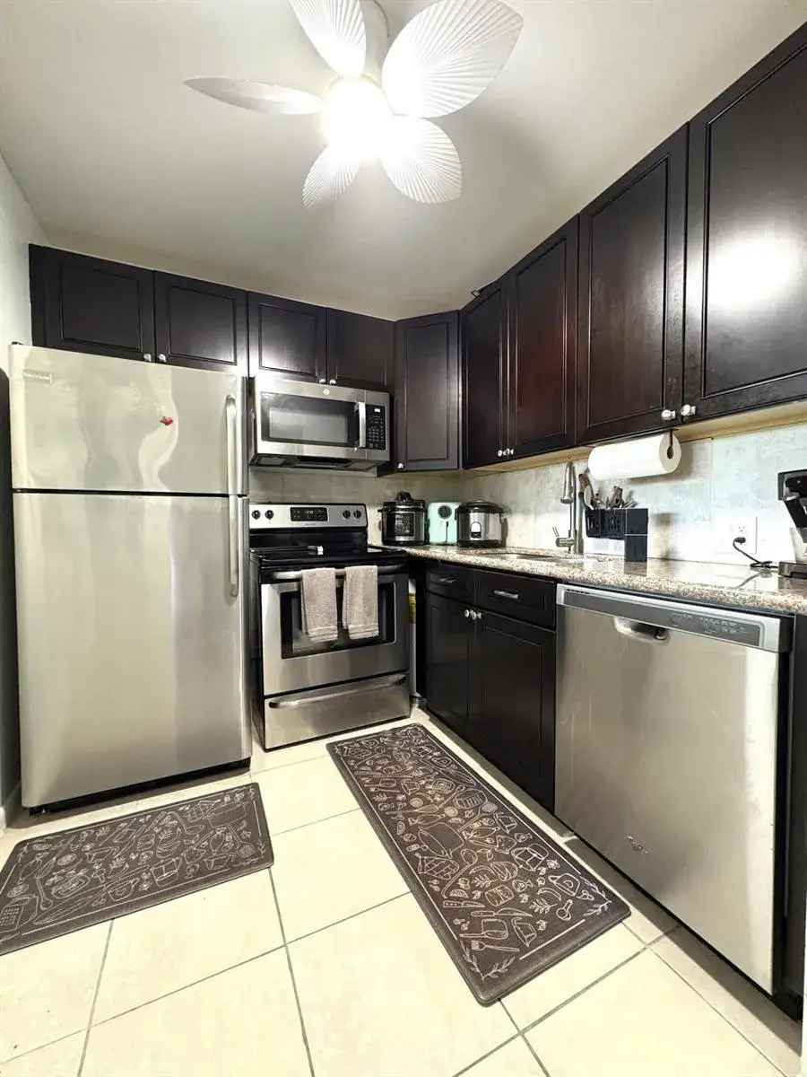 1 bedroom 1 bath Residential for sale at 65 Preston B, Boca Raton FL 33434