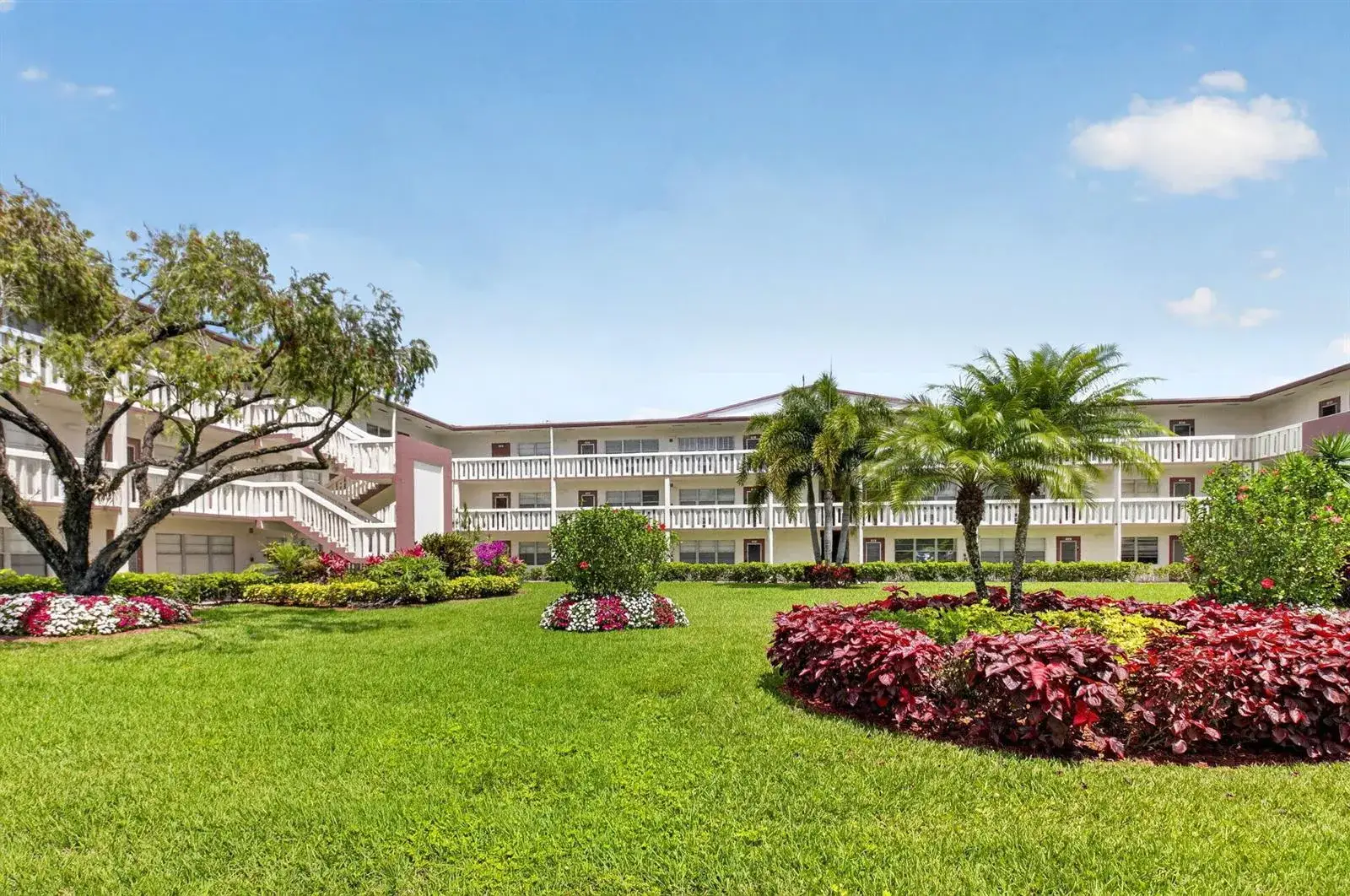 2 bedroom 1 bath Residential for sale at 144 Fanshaw D, Boca Raton FL 33434