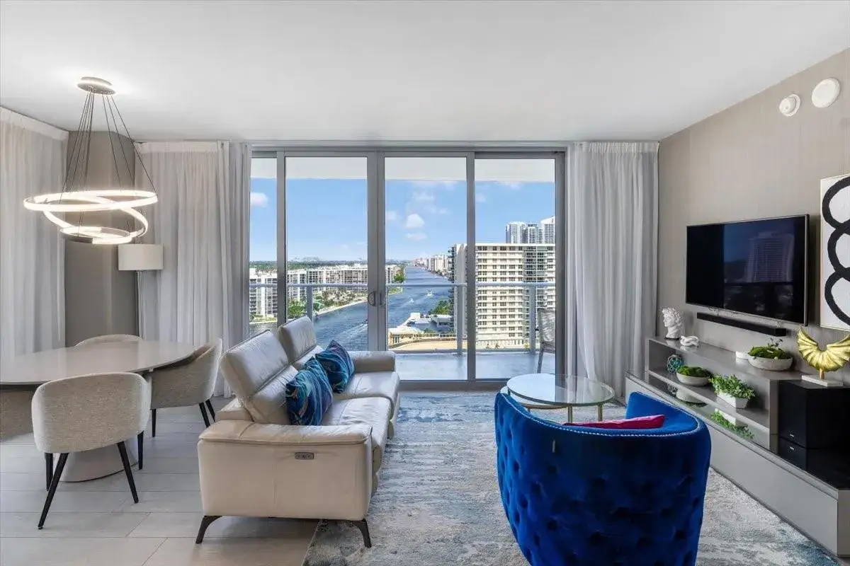 2 bedroom 2 bath Residential for sale at 4010 S Ocean Drive # R1102, Hollywood FL 33019
