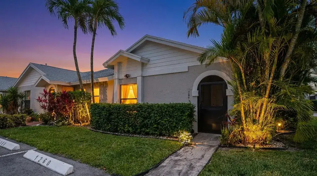 2 bedroom 2 bath Residential for sale at 1260 NW 24th Avenue, Delray Beach FL 33445