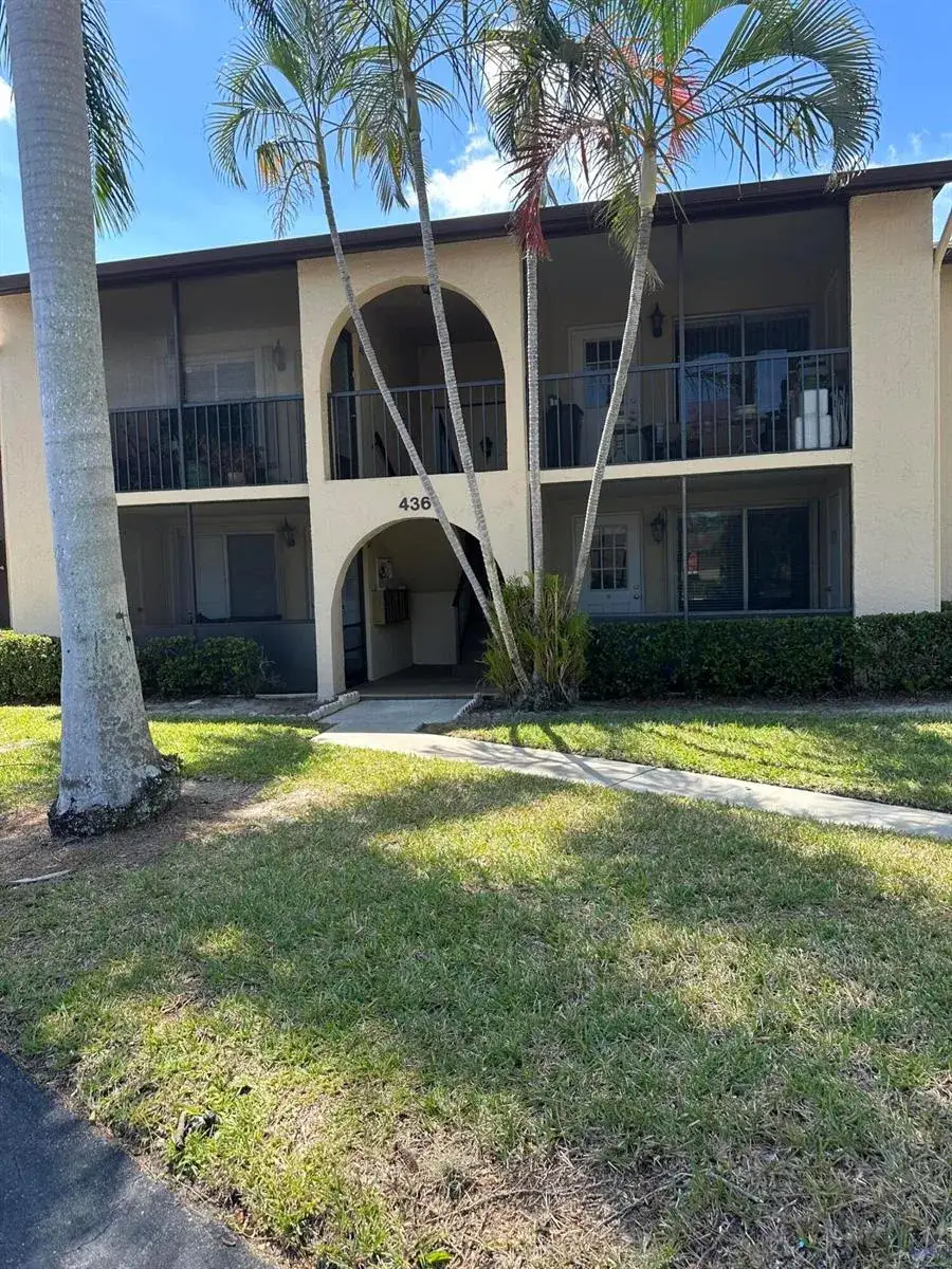 2 bedroom 1 bath Residential for sale at 436 Pine Glen Lane # 1, FL 33463