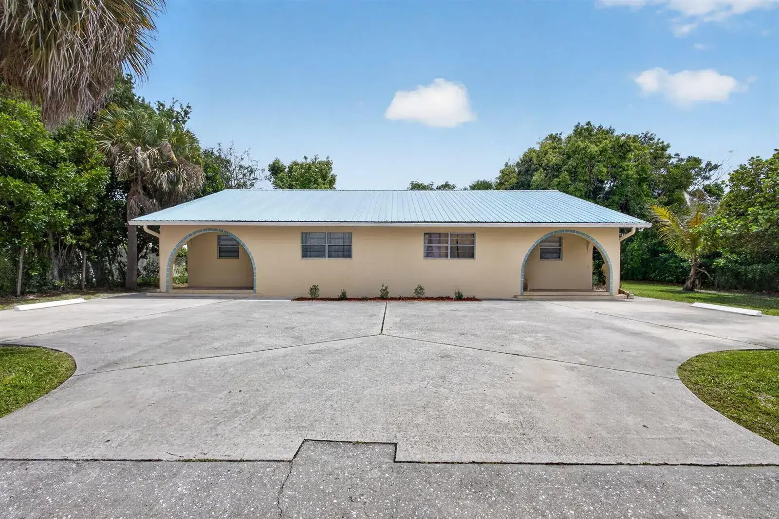 2 bedroom 1 bath Residential Lease for rent at 9484 Sun Court, Palm Beach Gardens FL 33403