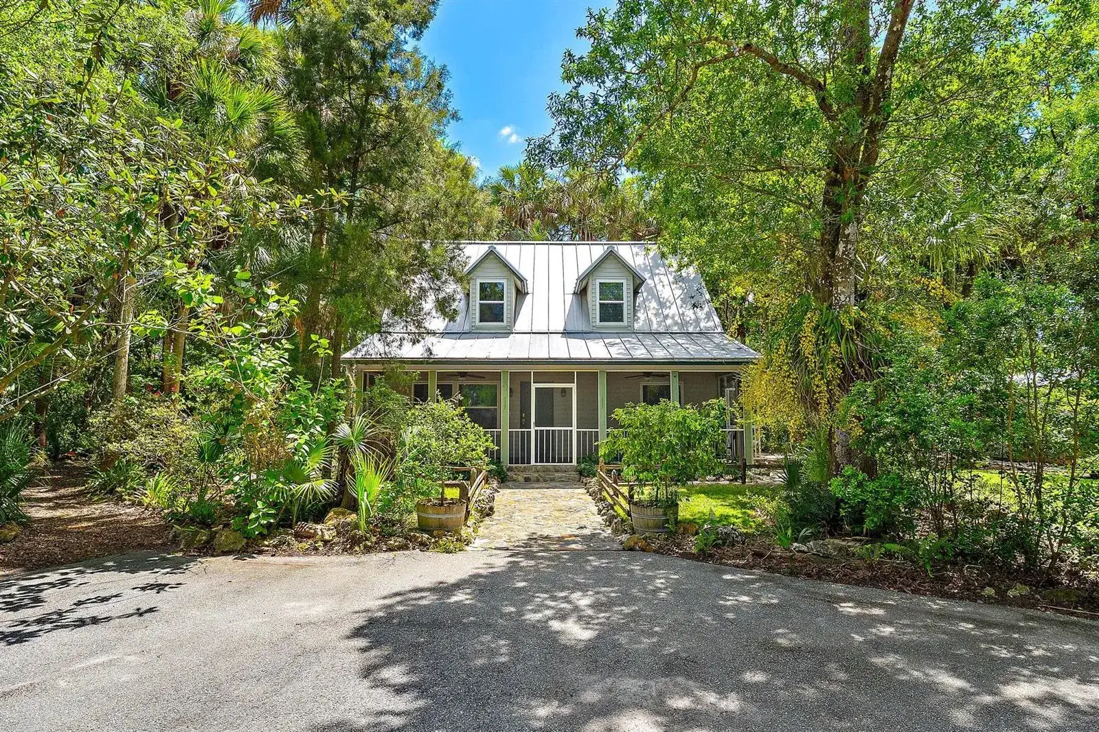3 bedroom 2 bath Residential for sale at 15740 N 99th St Street N, FL 33412