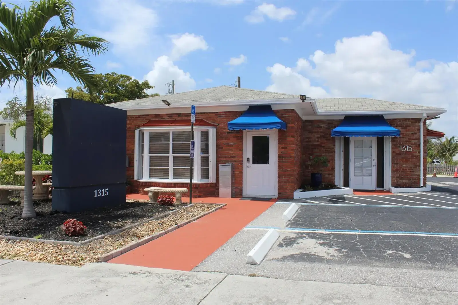 Commercial Sale for sale at 1315 N Dixie Highway # 3, FL 33460