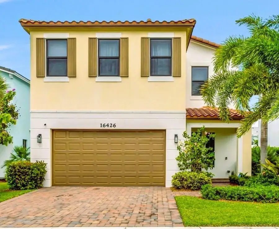 3 bedroom 2 bath Residential for sale at 16426 Sandy Shore Drive, Westlake FL 33470