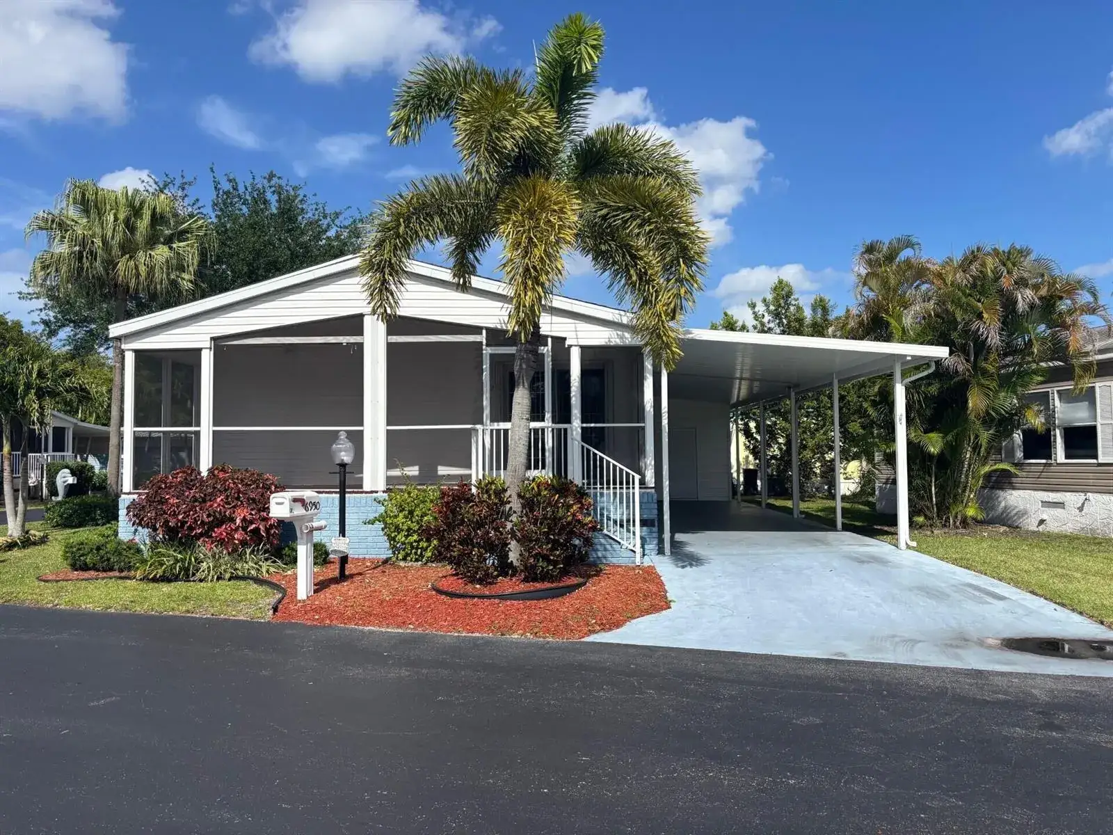 2 bedroom 2 bath Residential for sale at 6950 NW 44th Avenue, Coconut Creek FL 33073