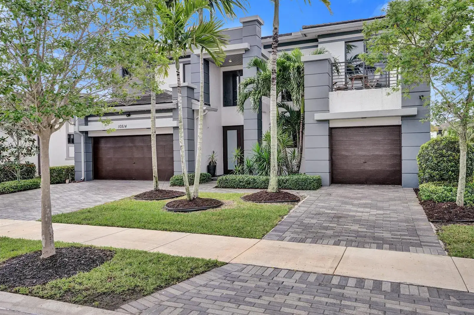 6 bedroom 6 bath Residential for sale at 10514 N Lago Vista Circle, Parkland FL 33076