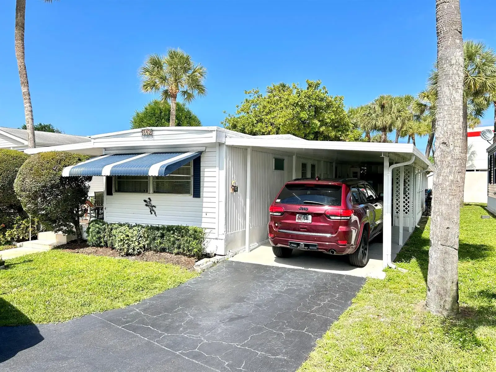 2 bedroom 2 bath Residential for sale at 312 Hibiscus Drive, Deerfield Beach FL 33442