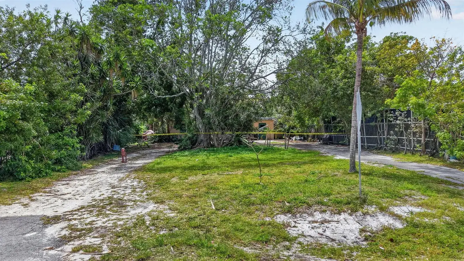 2 bedroom 1 bath Residential for sale at 600 Allen Avenue, Delray Beach FL 33483