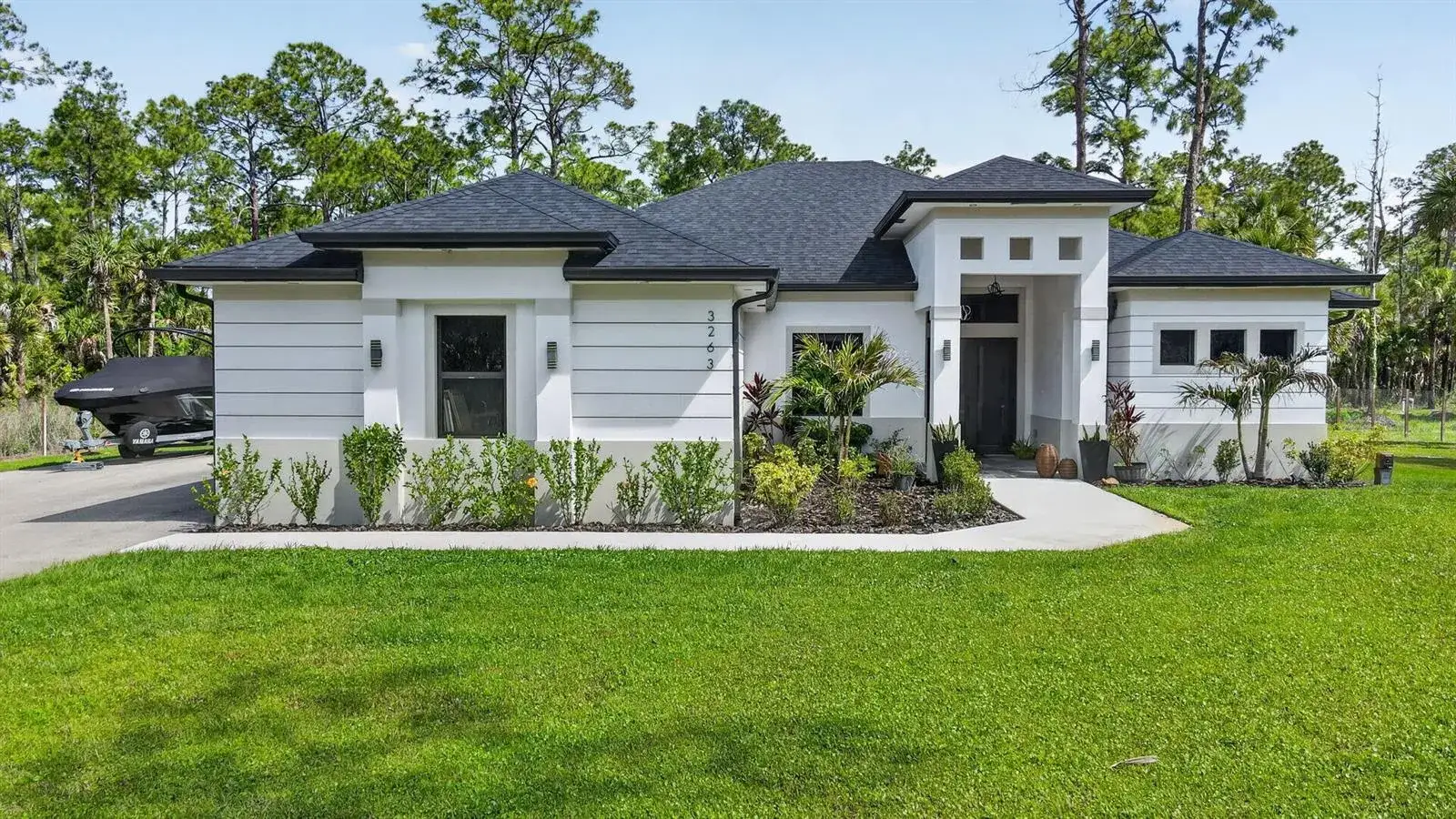 4 bedroom 3 bath Residential for sale at 3263 SE 40th Ave Avenue SE, Naples FL 34117