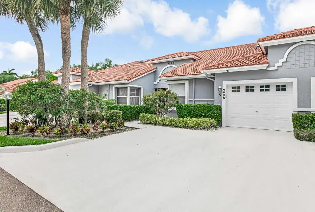 2 bedroom 2 bath Residential for sale at 9998 Seacrest Circle # C, Boynton Beach FL 33437