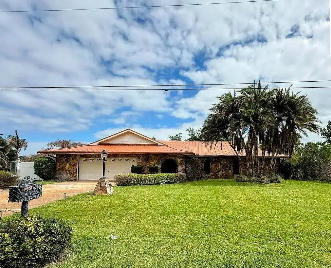 3 bedroom 2 bath Residential Lease for rent at 465 SE Naranja Avenue, Port St. Lucie FL 34983