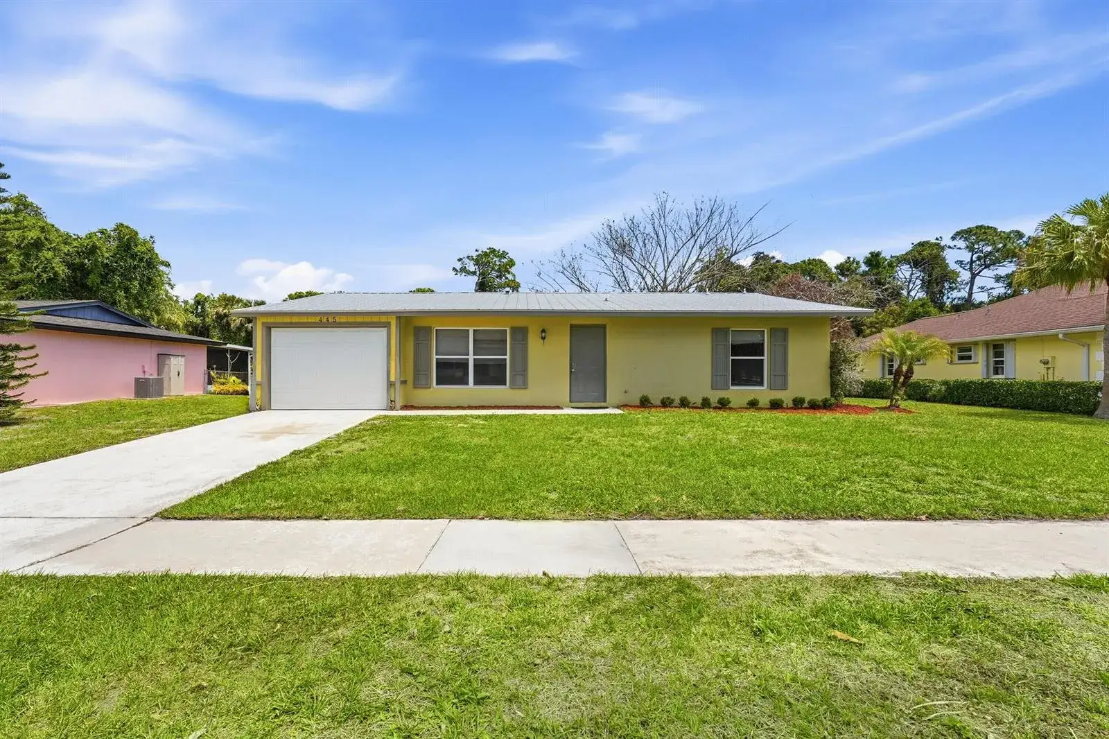2 bedroom 2 bath Residential for sale at 445 NE Armory Circle, Port St. Lucie FL 34983