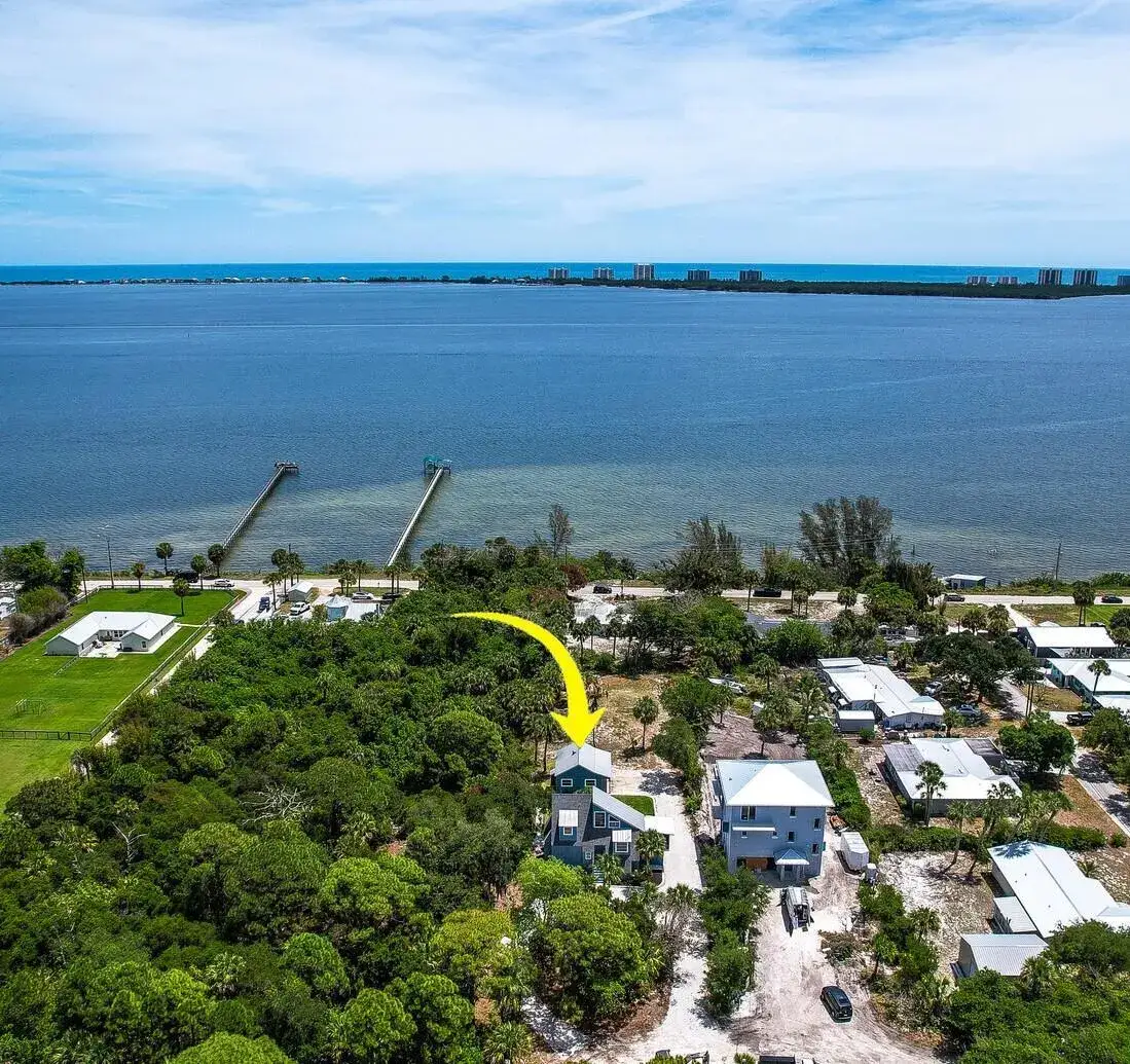 4 bedroom 2 bath Residential for sale at 12000 Conklin Way, Jensen Beach FL 34957
