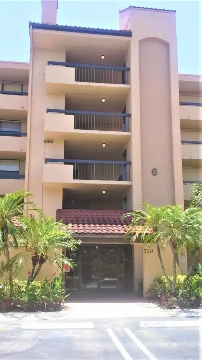 2 bedroom 2 bath Residential for sale at 750 Egret Circle # 6404, Delray Beach FL 33444