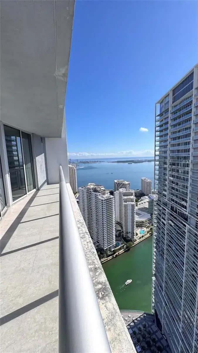 2 bedroom 2 bath Residential for sale at 475 Brickell Avenue # 4913, Miami FL 33131