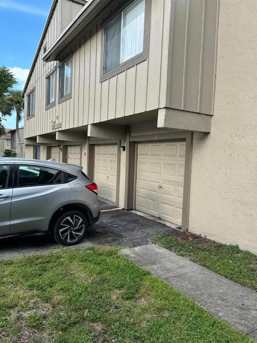 3 bedroom 2 bath Residential Lease for rent at 2148 NW 57th Avenue # e, Lauderhill FL 33313