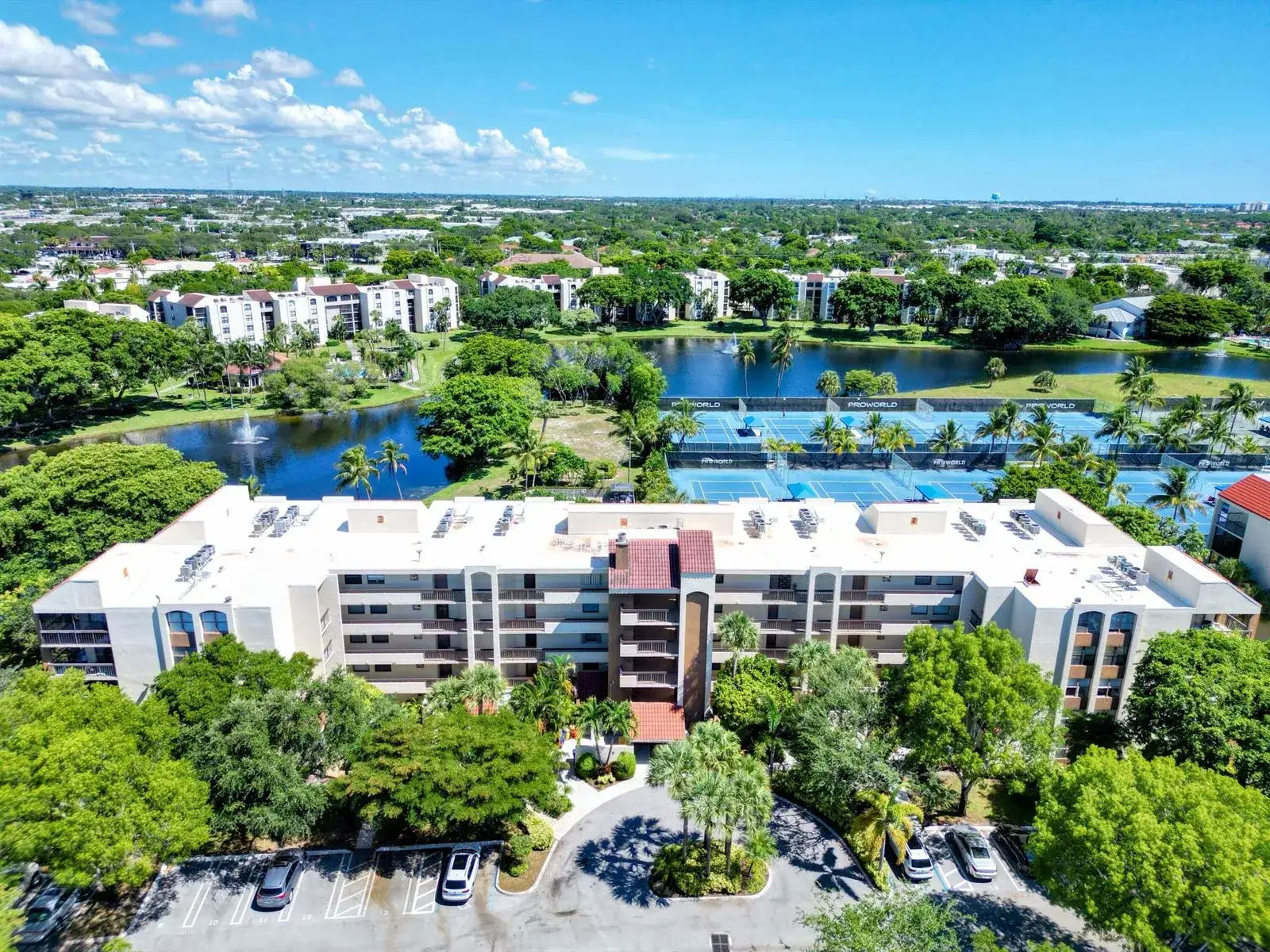 2 bedroom 2 bath Residential Lease for rent at 955 Egret Circle # 402, Delray Beach FL 33444