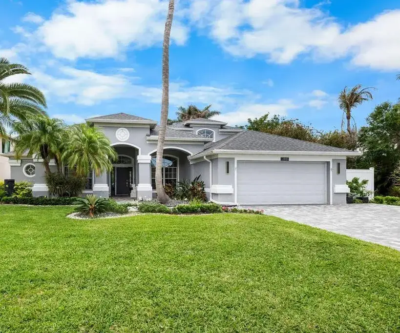 5 bedroom 3 bath Residential for sale at 2981 NW Windemere Drive, Jensen Beach FL 34957