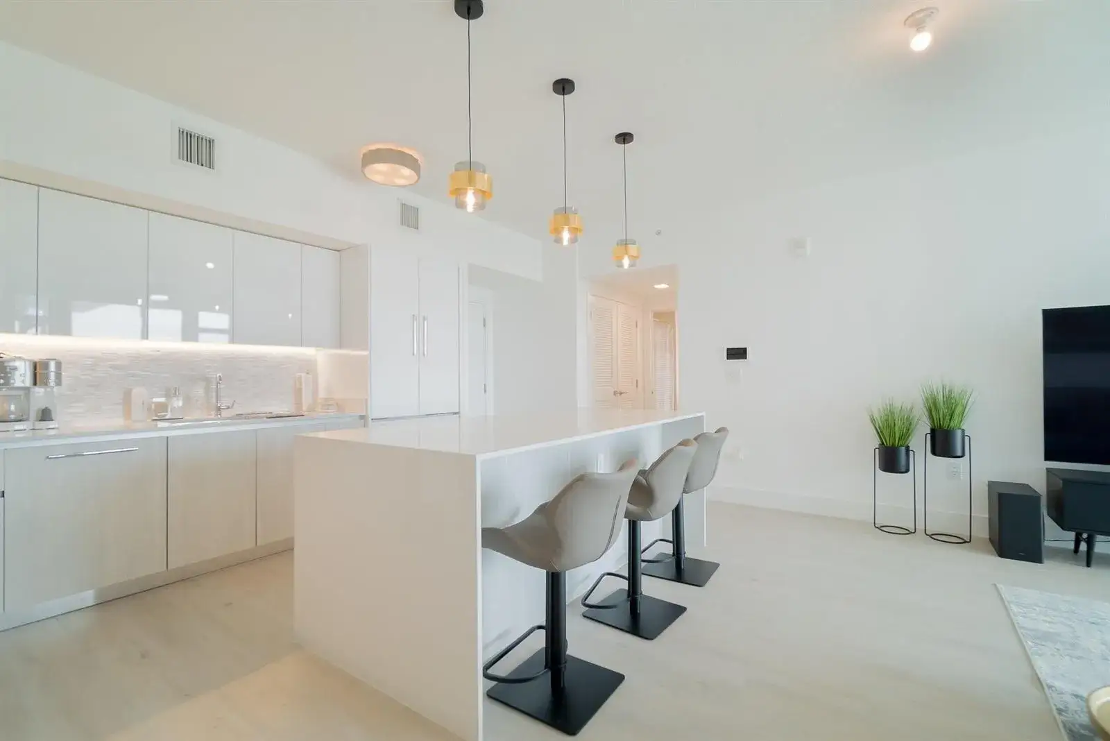 2 bedroom 2 bath Residential Lease for rent at 111 SE 1st Avenue # 514, Delray Beach FL 33444