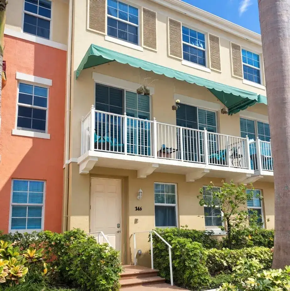 3 bedroom 3 bath Residential for sale at 146 Moorings Drive, Lantana FL 33462
