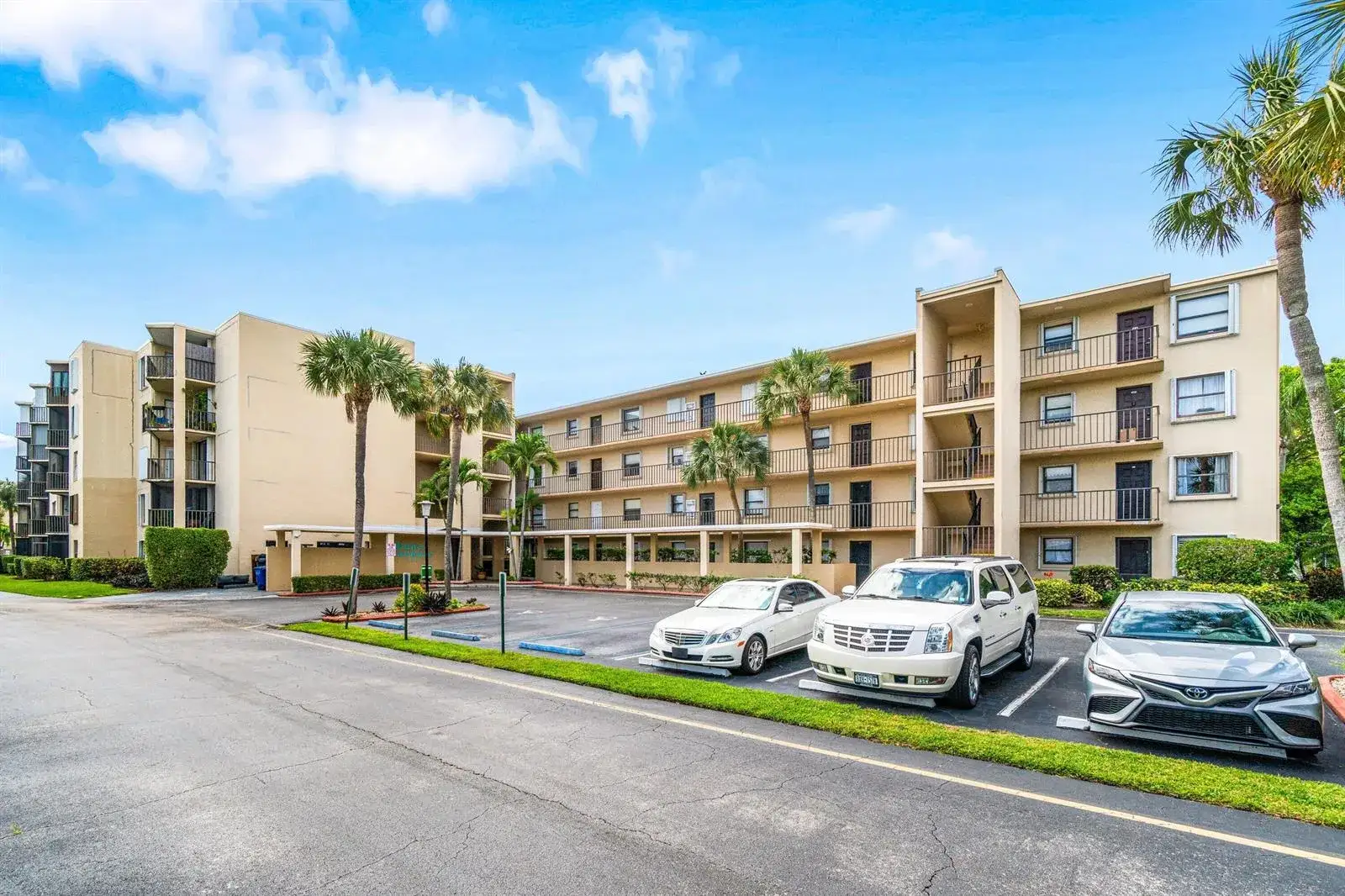 2 bedroom 2 bath Residential for sale at 890 N Federal Highway # 311, Lantana FL 33460